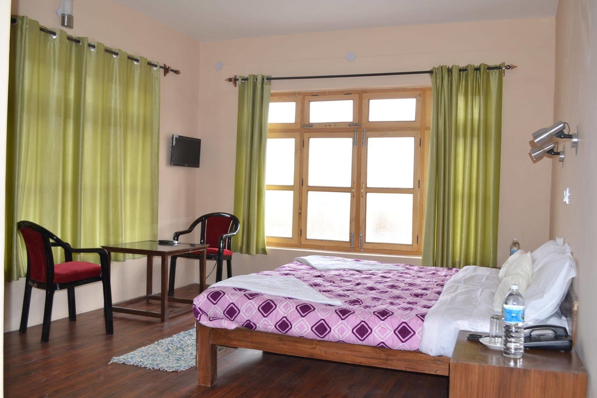 Hotel Ladakh Heaven レー エクステリア 写真